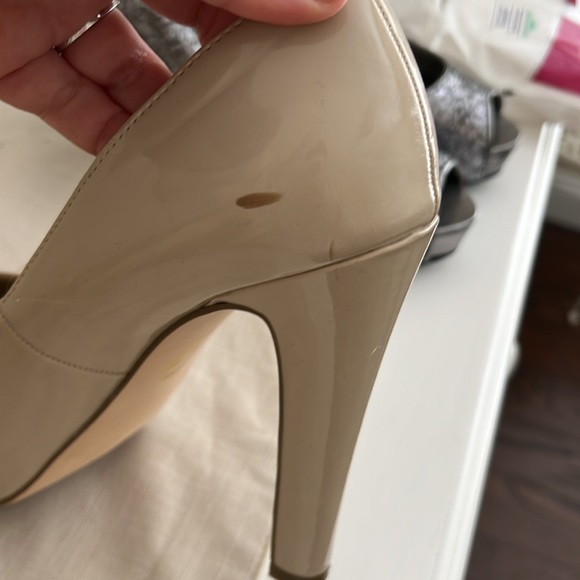 Guess beige pumps with platform size 8 - Picture 7 of 10